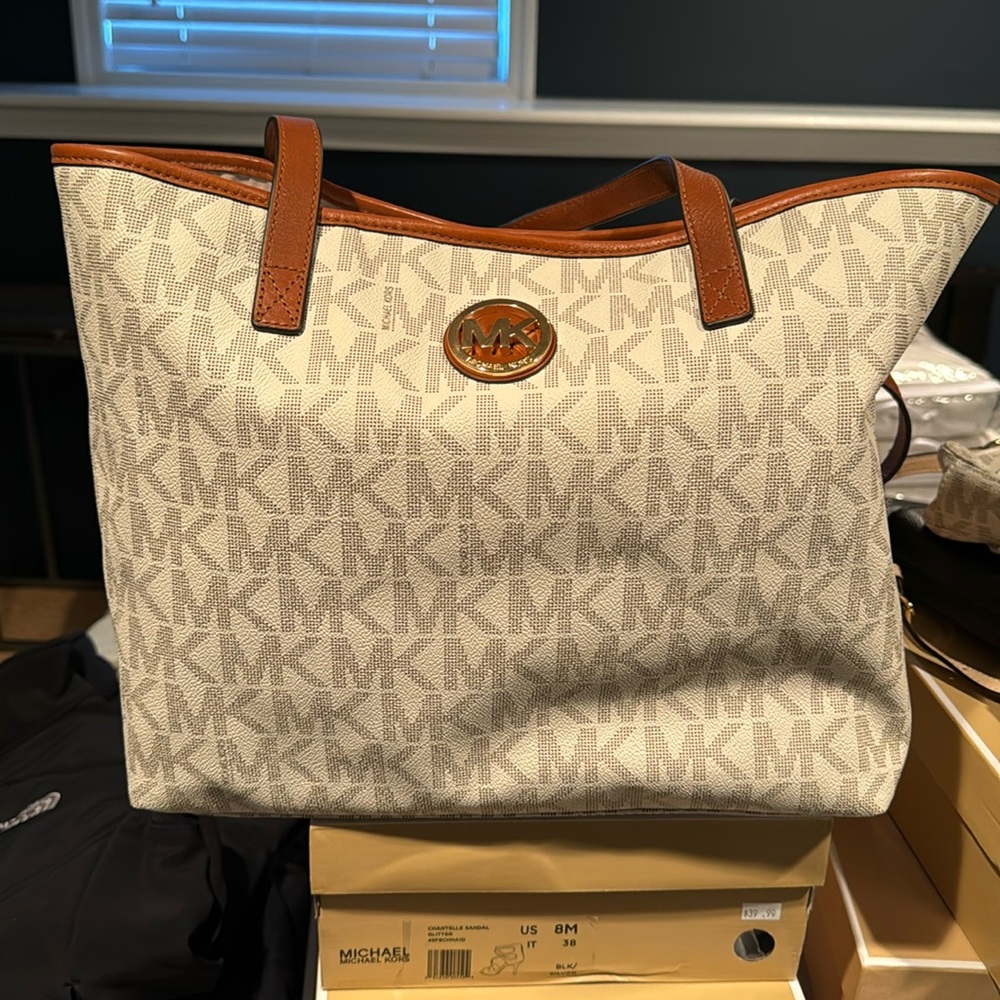 MICHAEL KORS BAG